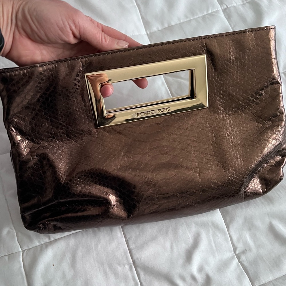 MK clutch